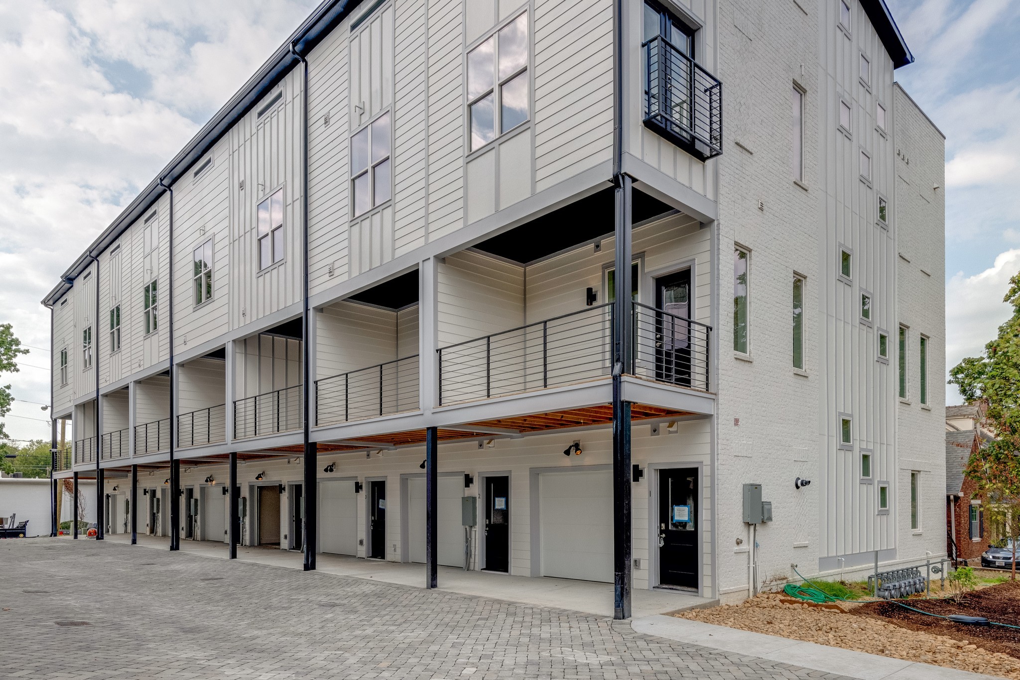 2001 Convent Place, Unit 16 Nashville, TN 37212 - Photo 23 of 24 a large building with a lot of windows