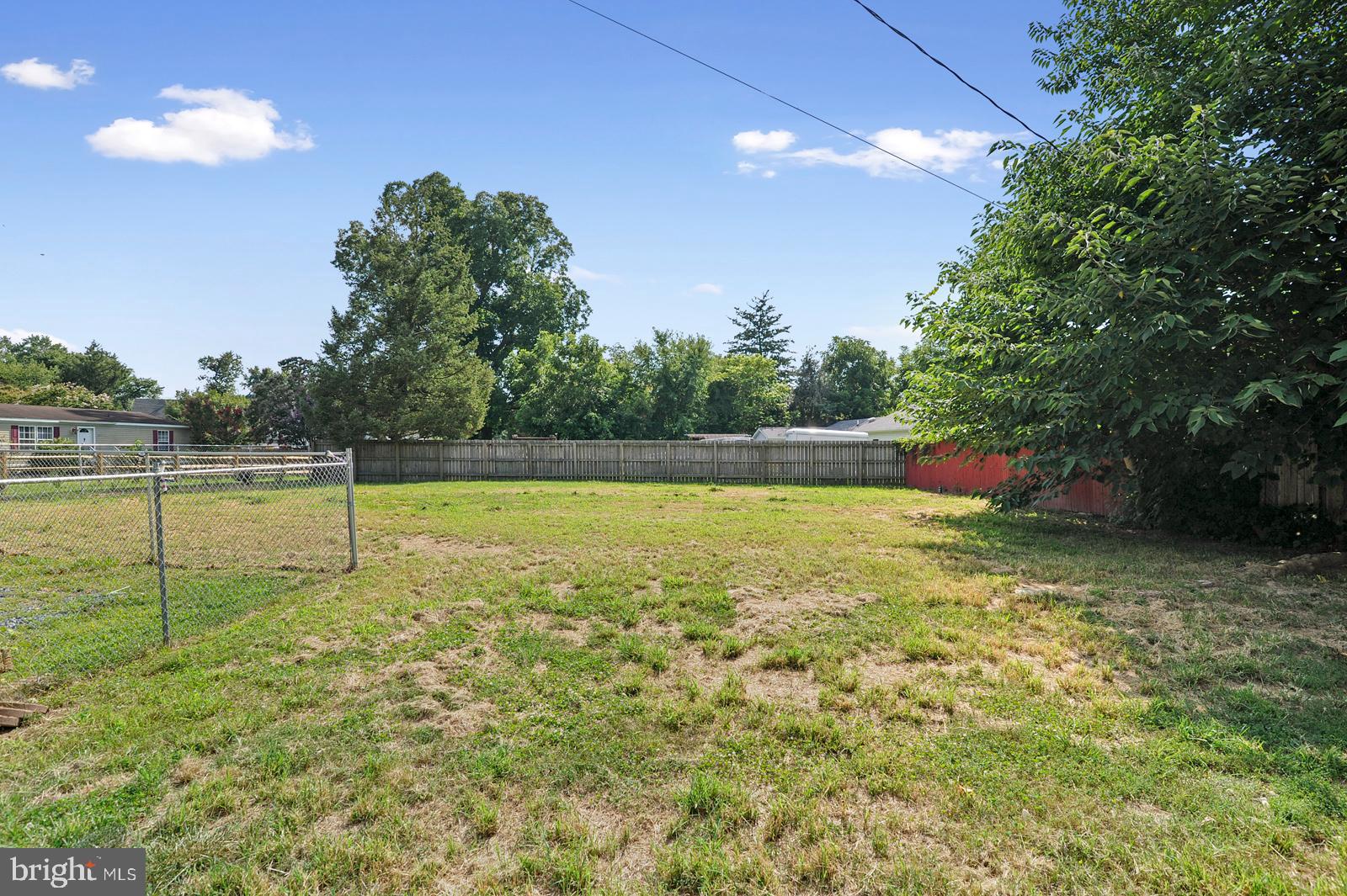 1656 Cypress Branch Road Dover, DE 19901 - Photo 2 of 13 Fully fenced yaard!