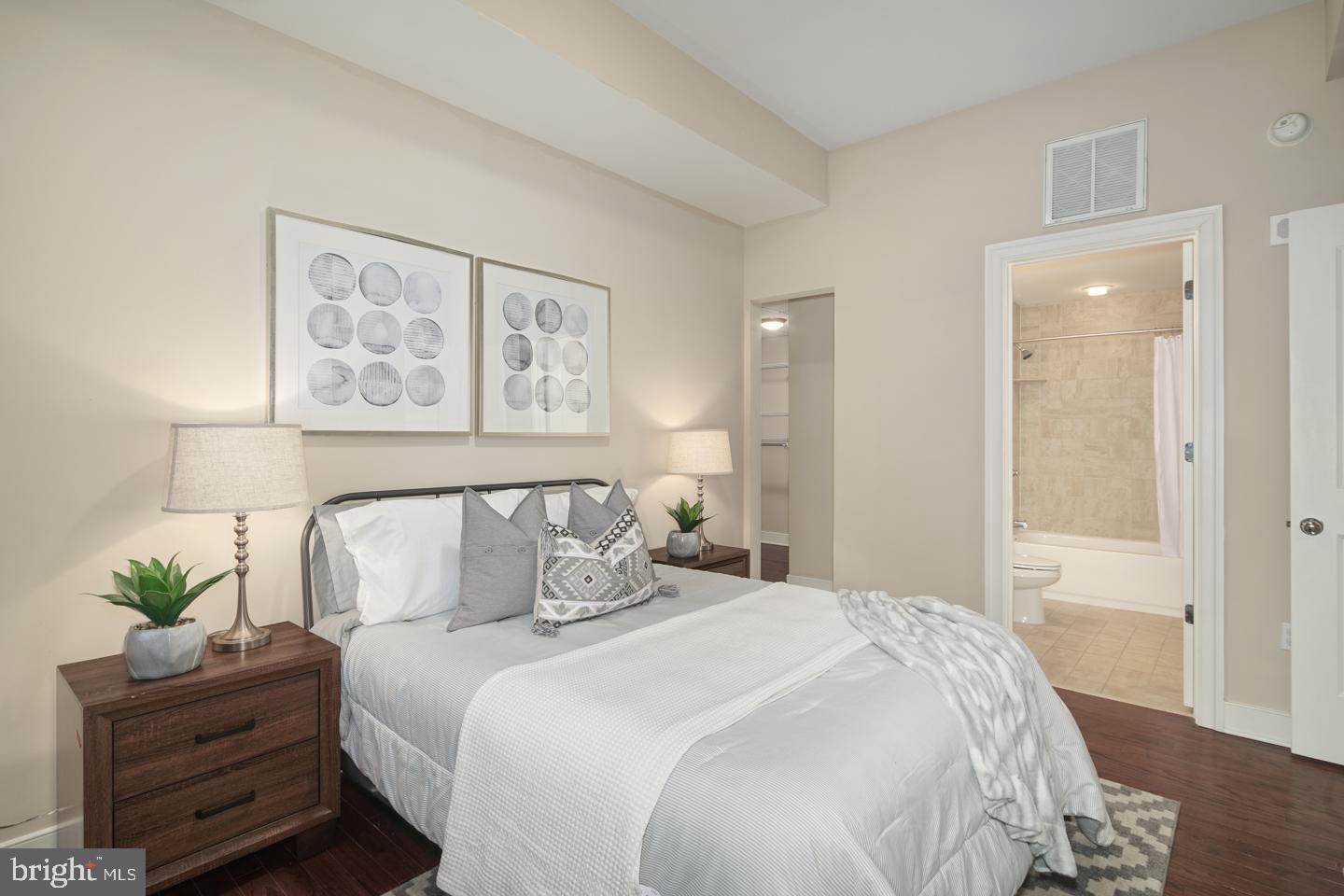 1501 Locust Street, Unit 301 Philadelphia, PA 19102 - Photo 13 of 20