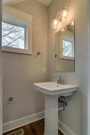 $2,800 | 942 B Strouse Avenue, Unit B, Nashville, TN 37206