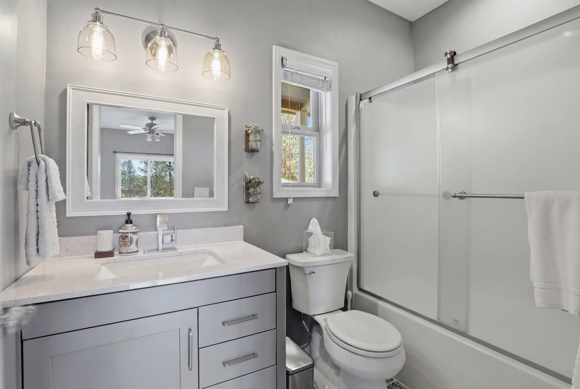 9516 East Day Road Mead, WA 99021 - Photo 12 of 50