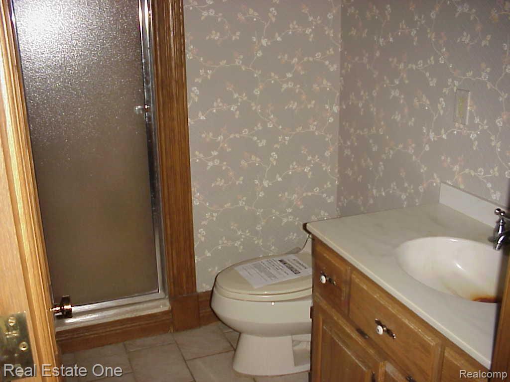1453 North Livernois Road Rochester, MI 48306 - Photo 13 of 17 bath1