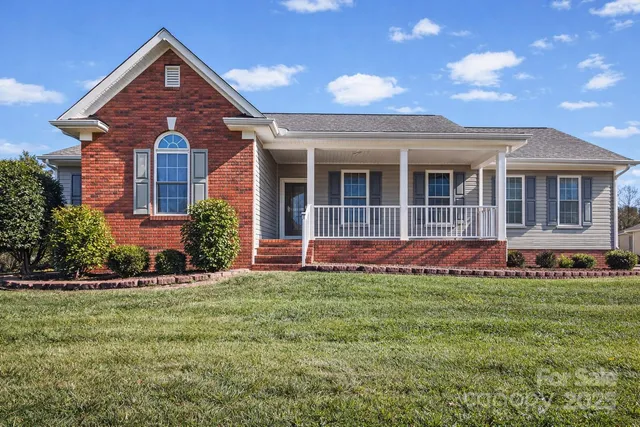 $335,000 | 125 Fritzvon Drive, Mount Pleasant, NC 28124