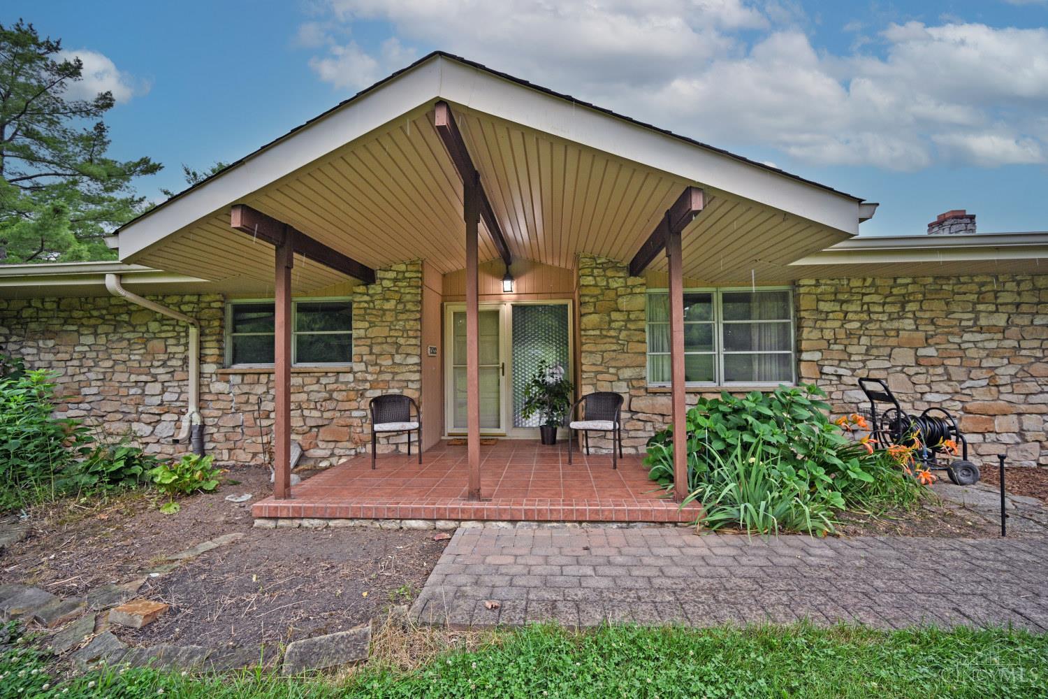 7522 East Miami River Road Cincinnati, OH 45247 - Photo 2 of 57