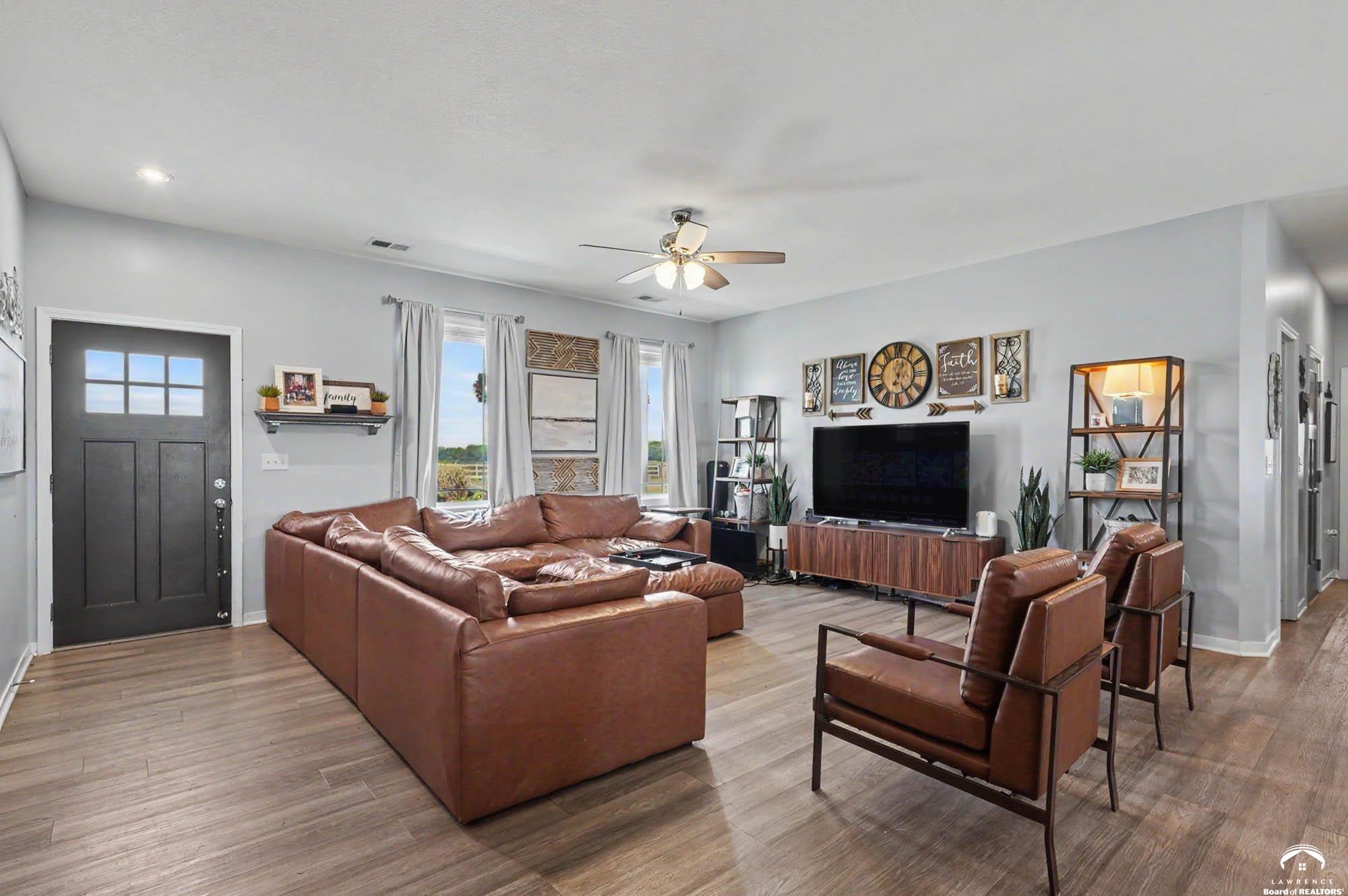 676 East 1375 Road Lawrence, KS 66046 - Photo 6 of 48