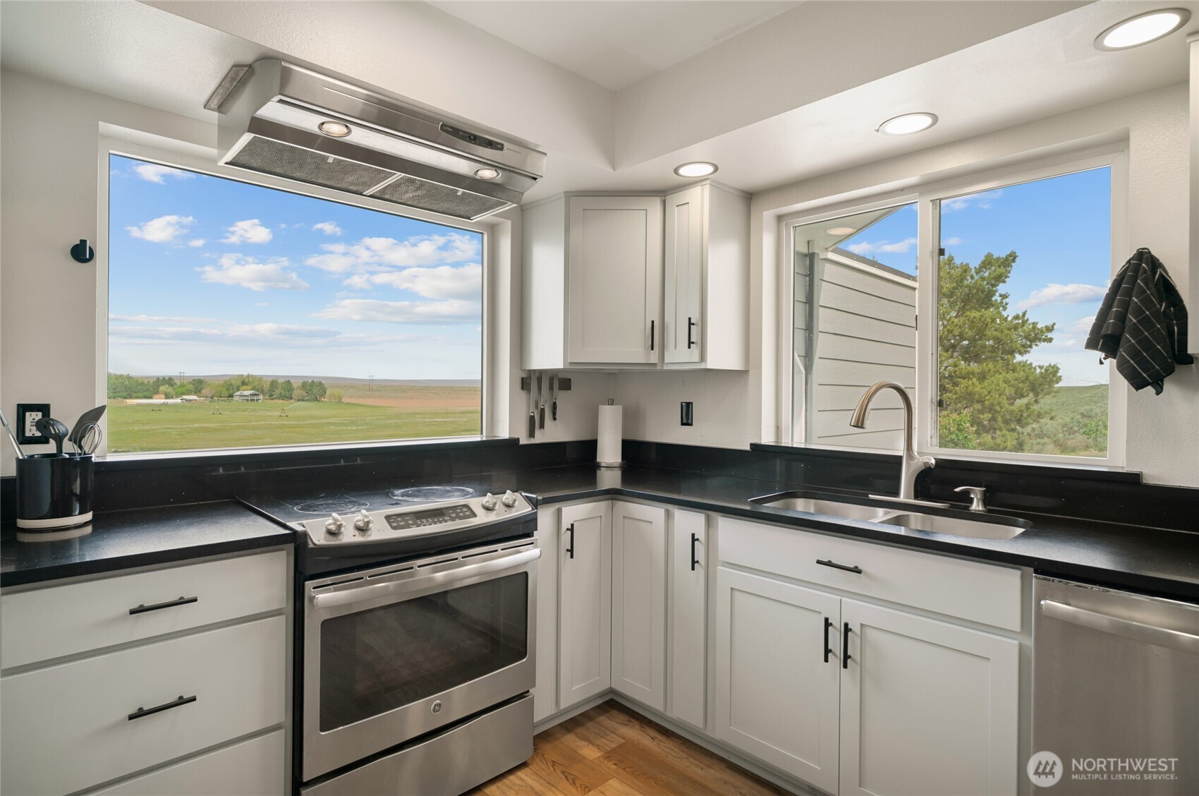 12062 Neppel Road Northeast Soap Lake, WA 98851 - Photo 11 of 35