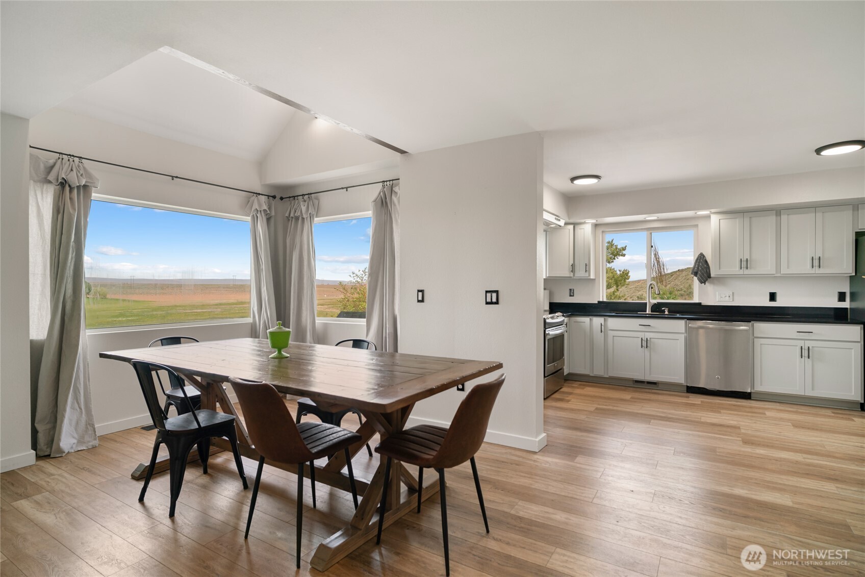 12062 Neppel Road Northeast Soap Lake, WA 98851 - Photo 9 of 35