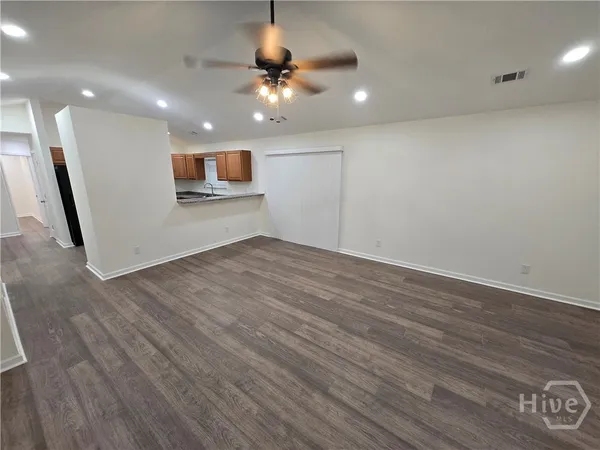 $2,100 | 77 Tiller Way, Savannah, GA 31407