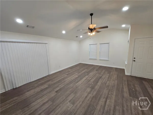 $2,100 | 77 Tiller Way, Savannah, GA 31407