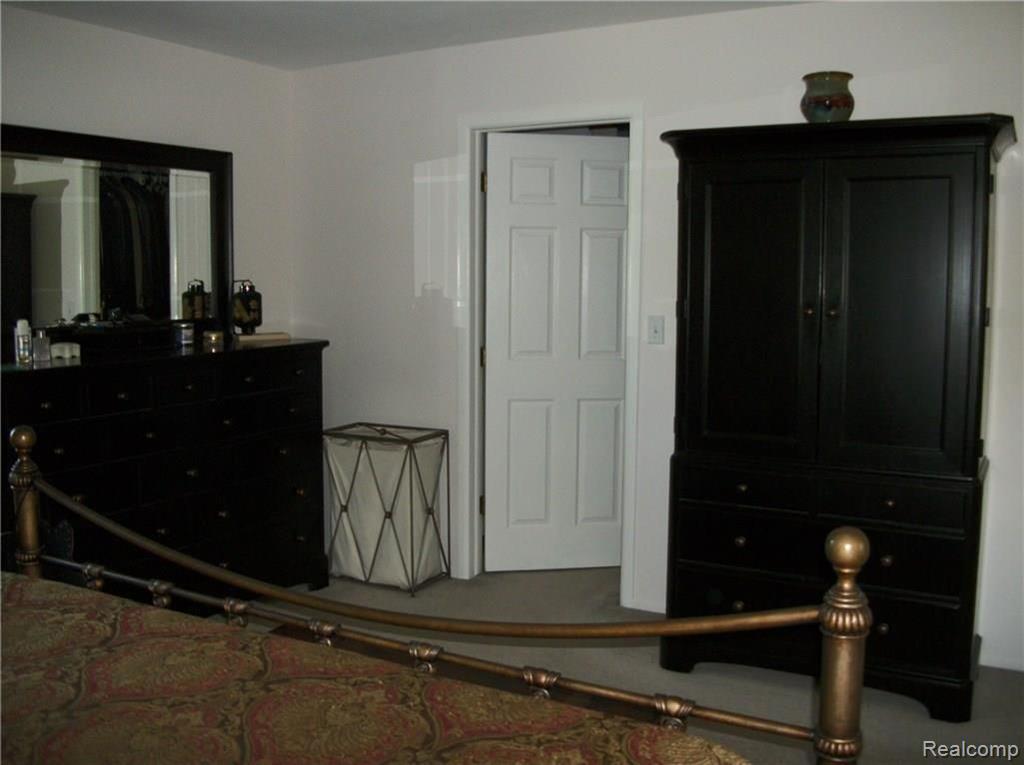 36125 Fredericksburg Road Farmington Hills, MI 48331 - Photo 38 of 63