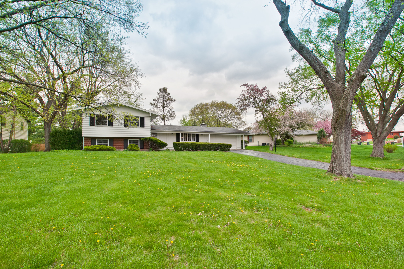 348 High Road Cary, IL 60013 - Photo 2 of 26
