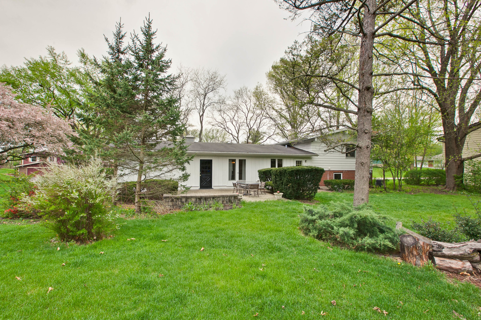 348 High Road Cary, IL 60013 - Photo 24 of 26