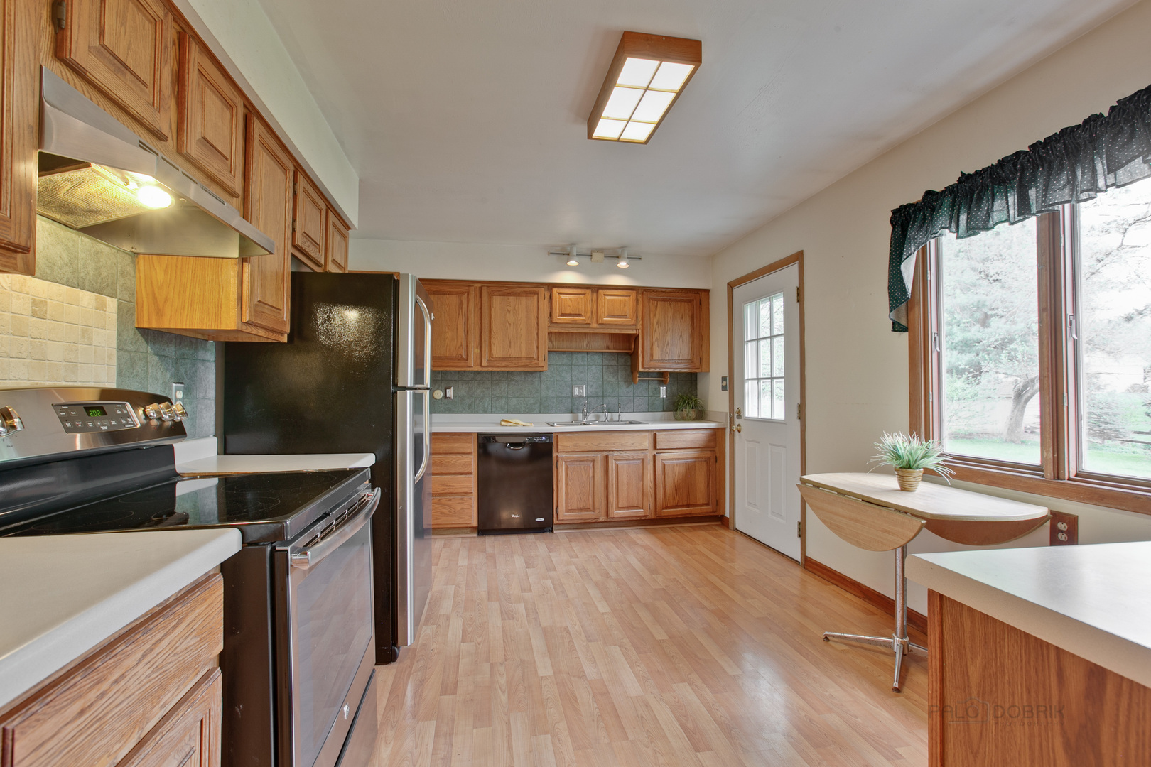 348 High Road Cary, IL 60013 - Photo 6 of 26
