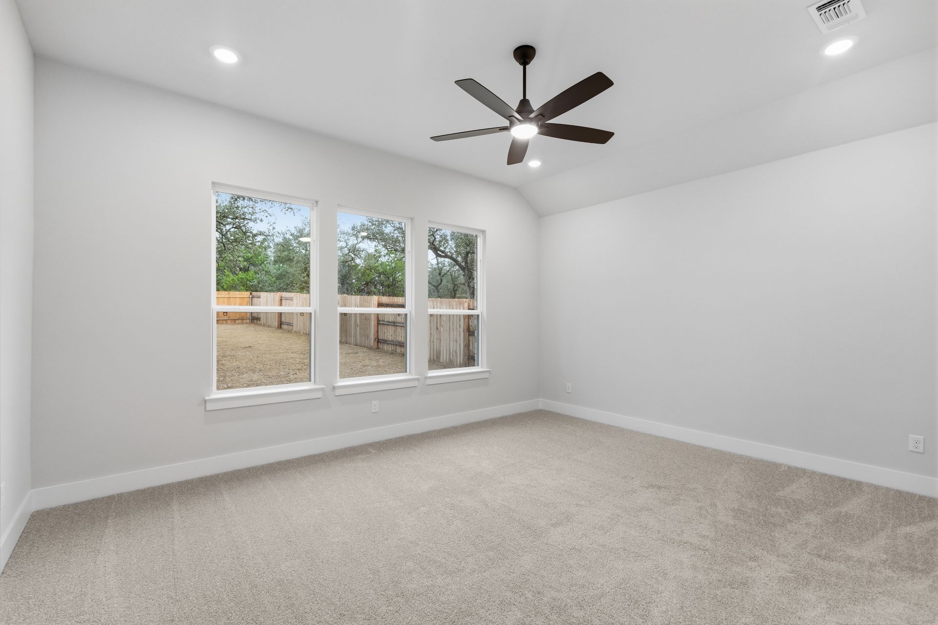 1713 Snowdrop Drive Georgetown, TX 78628 - Photo 17 of 35 an empty room with a window