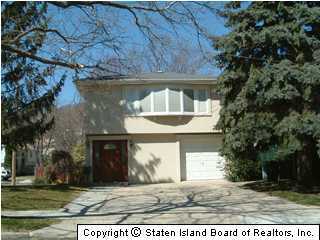 77 Medford Road Staten Island, NY 10304 - Photo 1 of 1 Primary Photo
