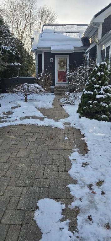 852 Anthony Road Portsmouth, RI 02871 - Photo 34 of 34 Exterior side front entrance