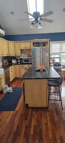 $4,000 | 852 Anthony Road, Portsmouth, RI 02871