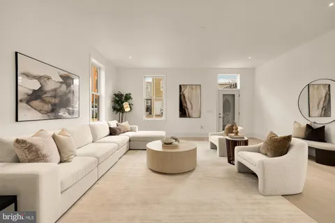 $4,500,000 | 329 8th Street Northeast, Washington, DC 20002