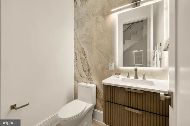 $4,500,000 | 329 8th Street Northeast, Washington, DC 20002