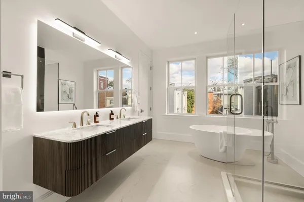 $4,500,000 | 329 8th Street Northeast, Washington, DC 20002
