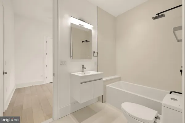 $4,500,000 | 329 8th Street Northeast, Washington, DC 20002