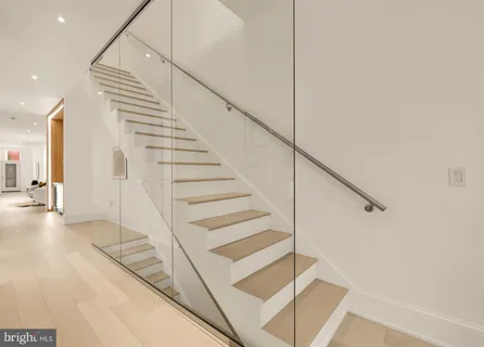 $4,500,000 | 329 8th Street Northeast, Washington, DC 20002