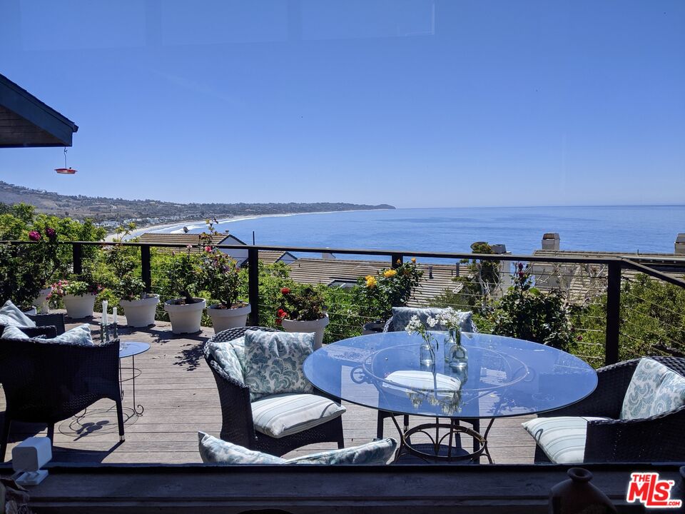 31533 Victoria Point Road Malibu, CA 90265 - Photo 1 of 16