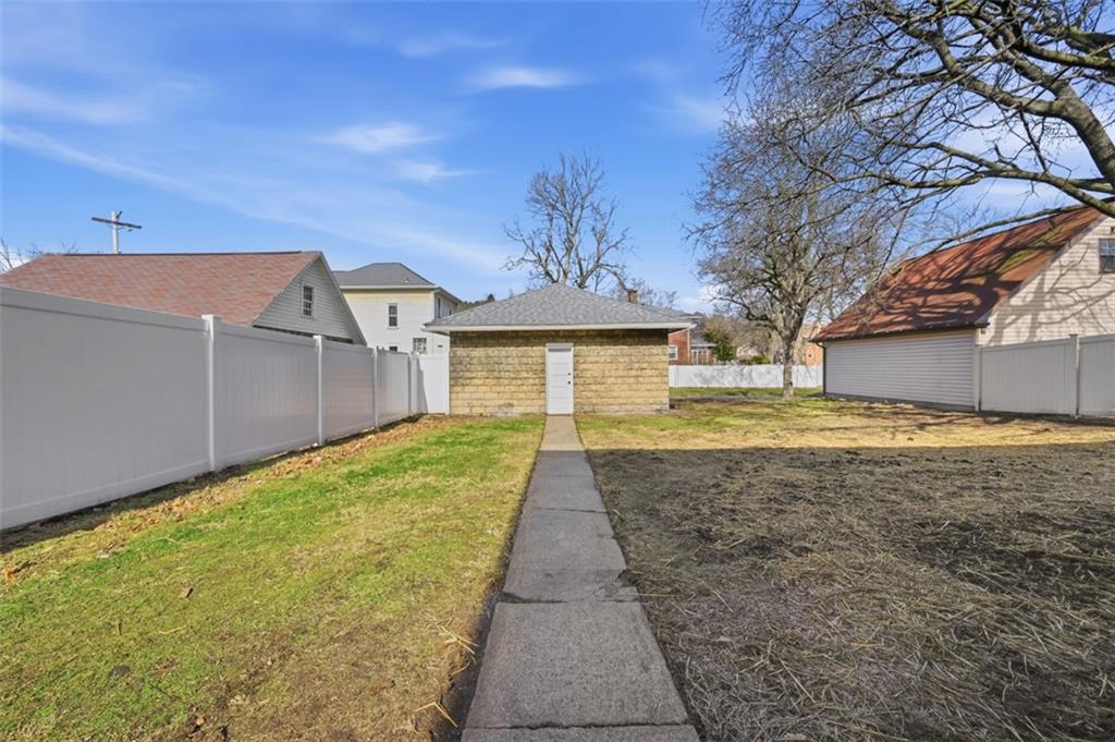 338 4th Street Beaver, PA 15009 - Photo 44 of 50 a view of a back yard of the house
