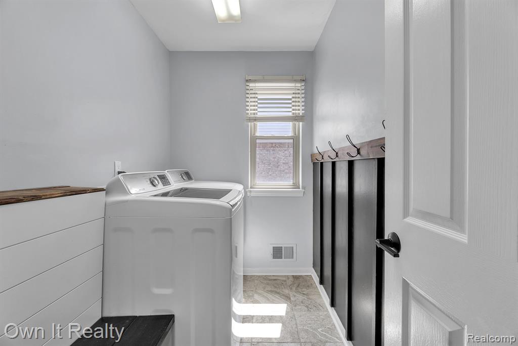 45693 Radnor Road Canton, MI 48187 - Photo 19 of 62