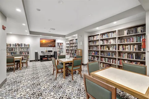 $1,100,000 | 2751 South Ocean Drive, Unit 404N, Hollywood, FL 33019