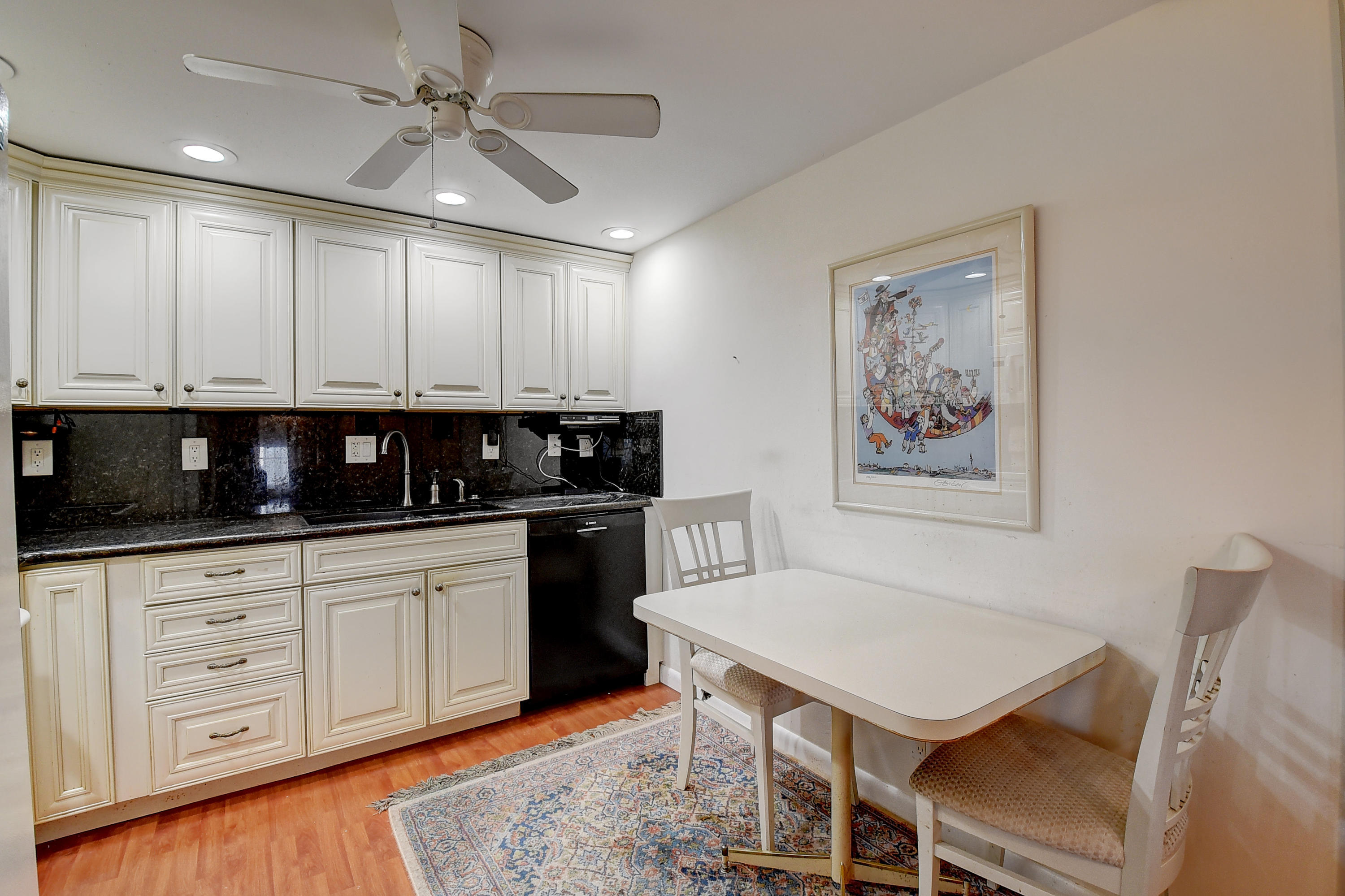 4004 Wolverton East, Unit 4004 Boca Raton, FL 33434 - Photo 6 of 44 Redone Eat-in-kitchen