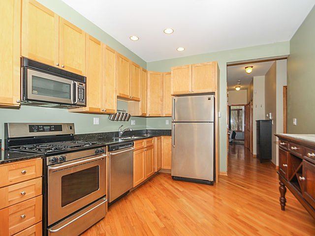 1300 West Fillmore Street, Unit 2 Chicago, IL 60607 - Photo 8 of 24