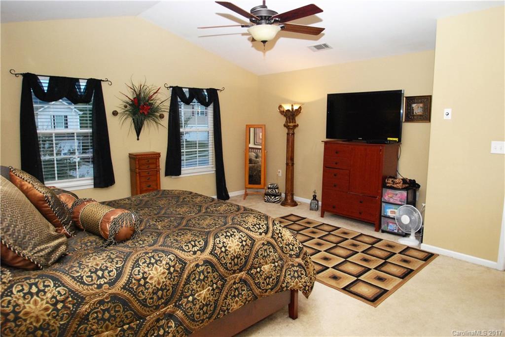 1425 River Run Road Lowell, NC 28098 - Photo 12 of 23 Gallery Image 12