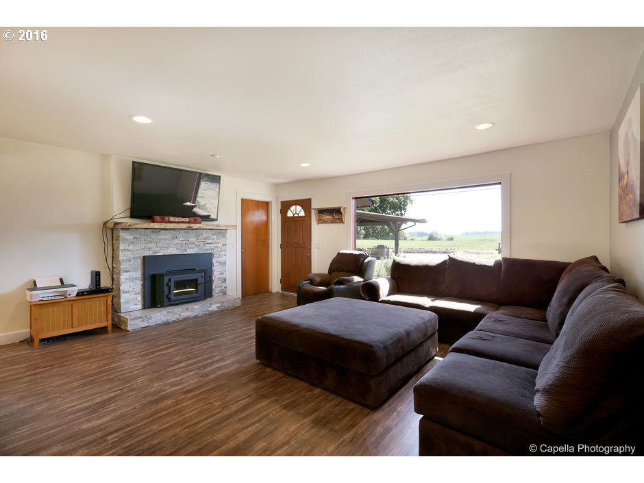 8450 Northwest Meadowlake Road Carlton, OR 97111 - Photo 5 of 23 Gallery Image 5
