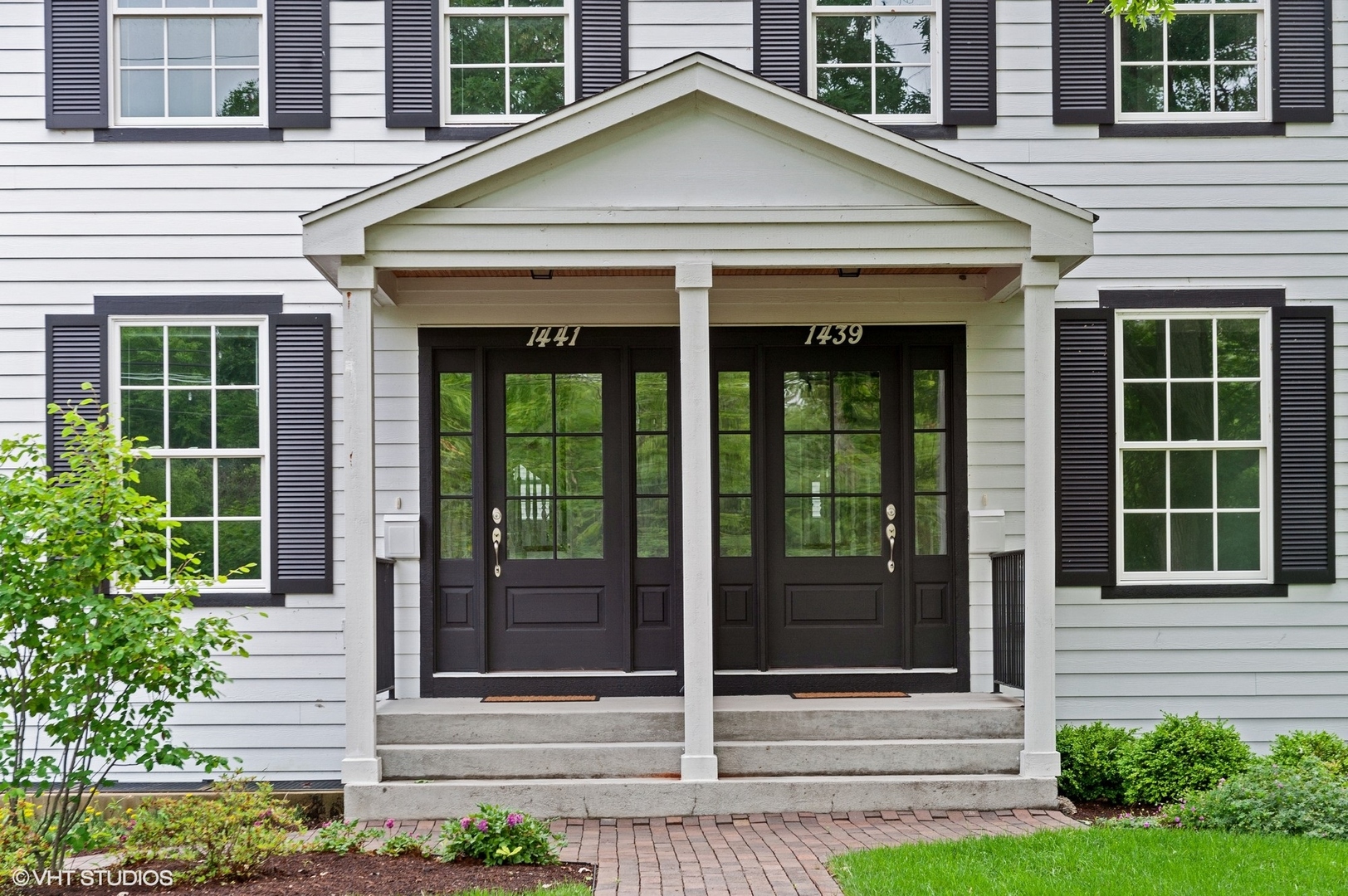 1439 North McKinley Road Lake Forest, IL 60045 - Photo 2 of 19