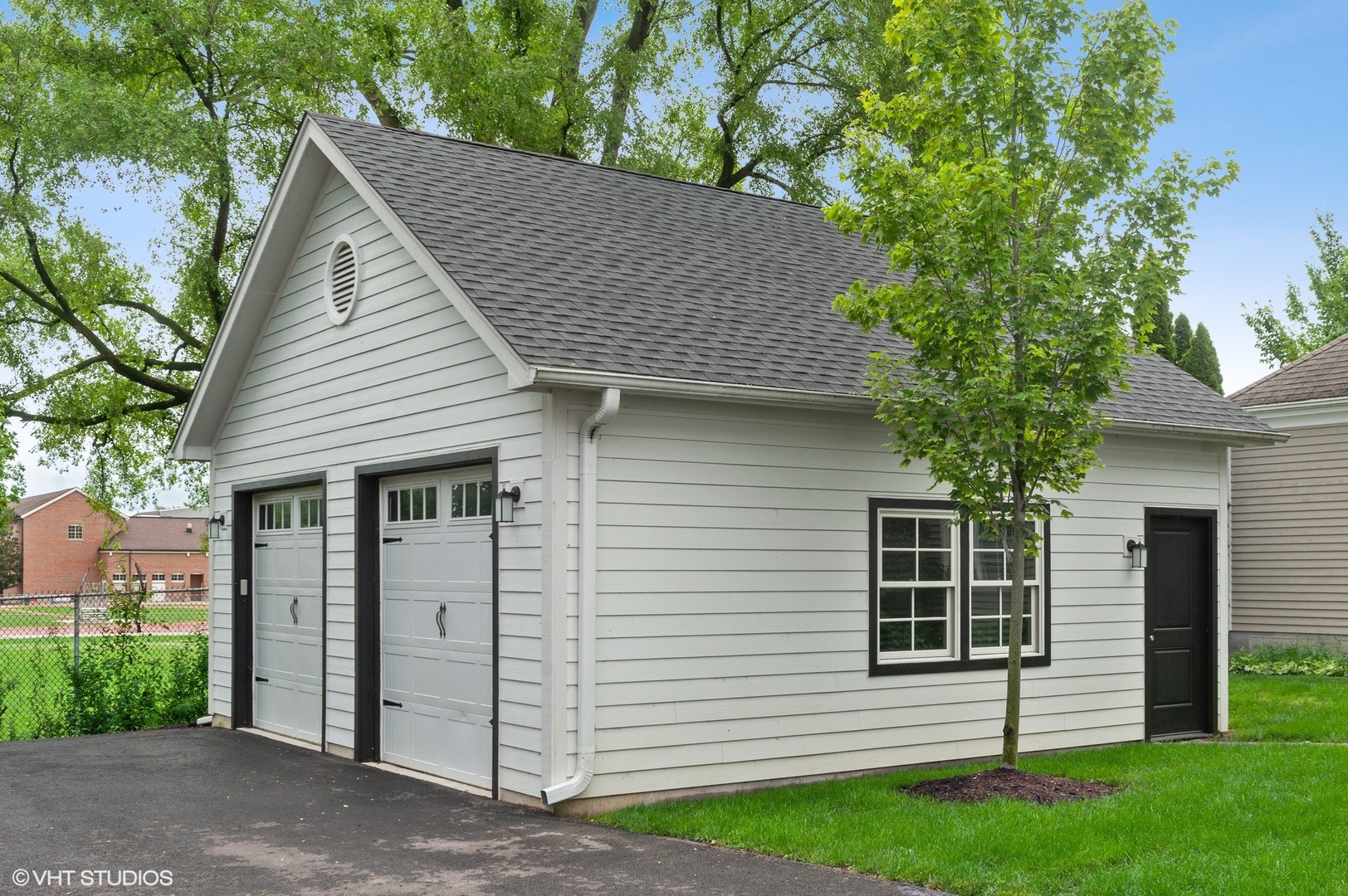 1439 North McKinley Road Lake Forest, IL 60045 - Photo 3 of 19