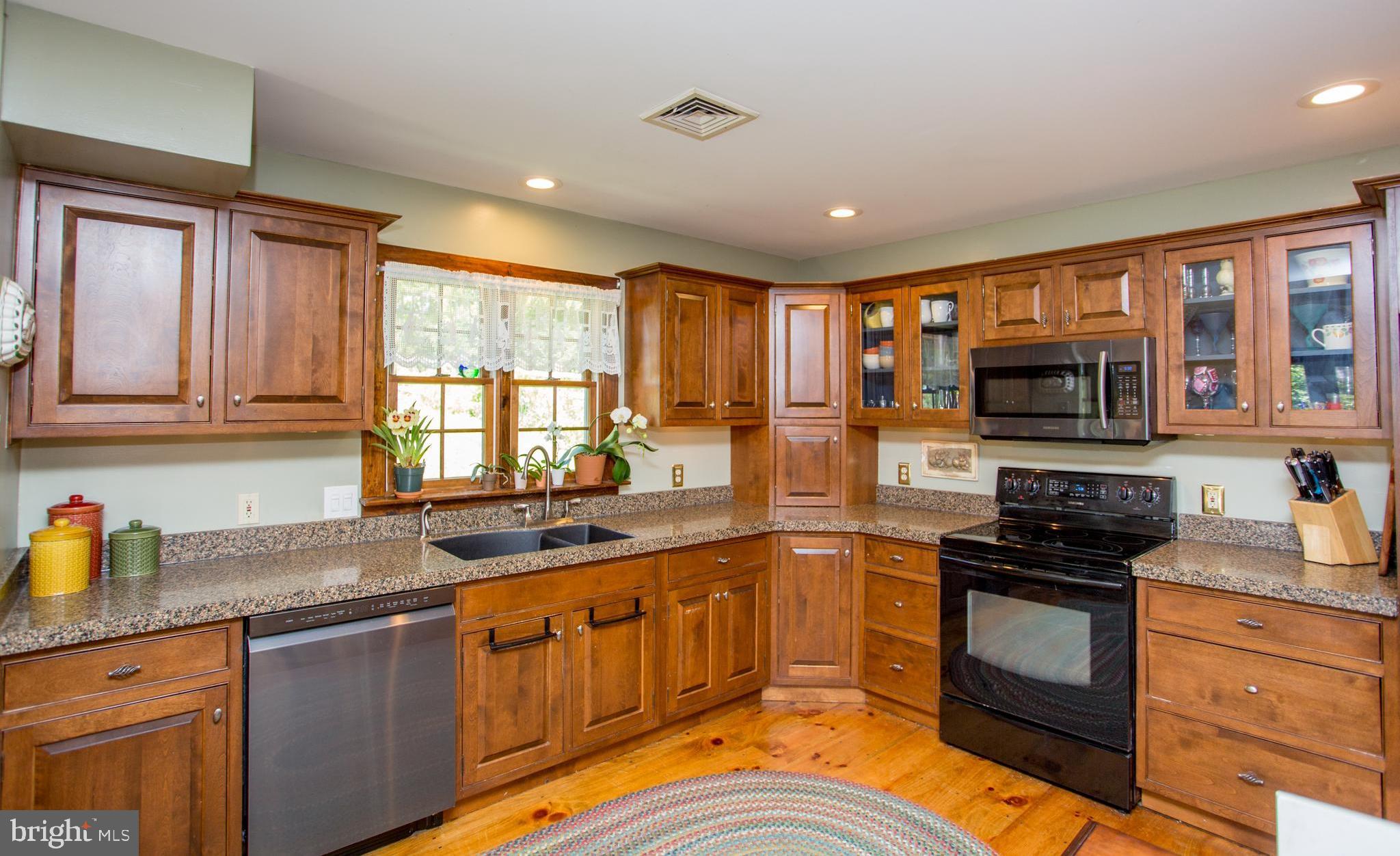 458 Rolling Hills Road Ottsville, PA 18942 - Photo 16 of 60 Cherry Kitchen