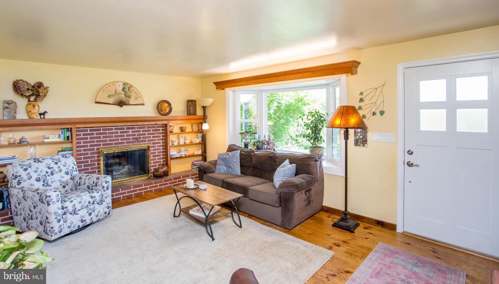 458 Rolling Hills Road Ottsville, PA 18942 - Photo 10 of 60 Living Room