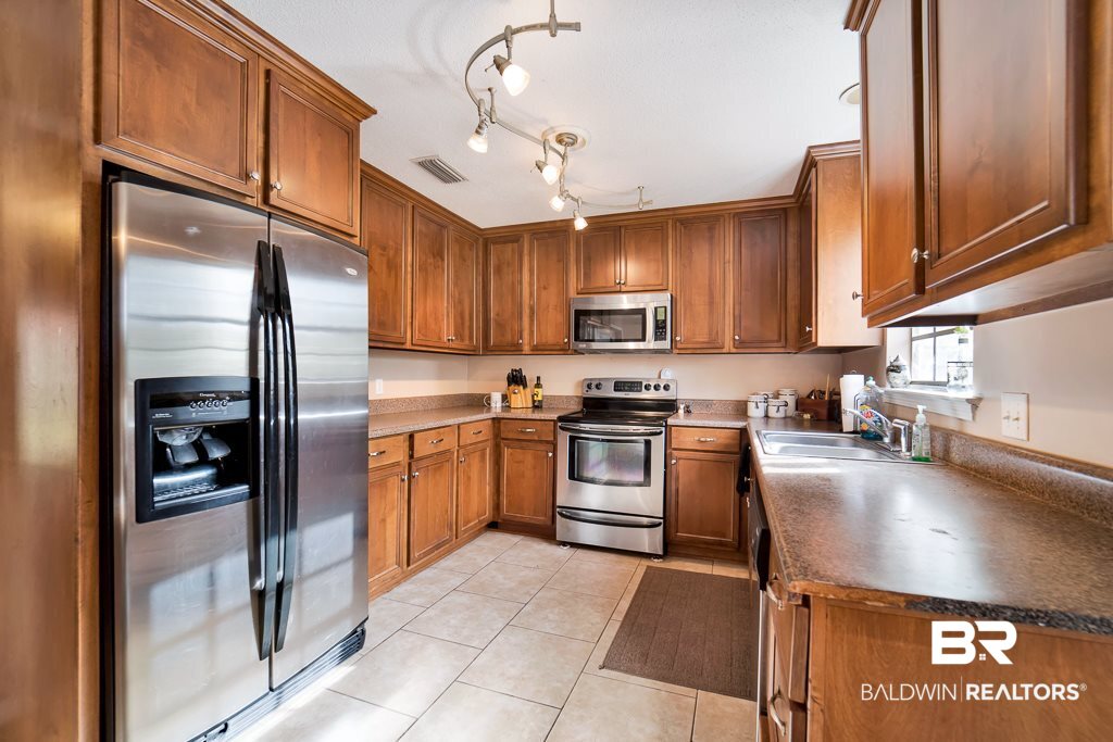 101 Paige Circle Daphne, AL 36526 - Photo 7 of 15 Kitchen