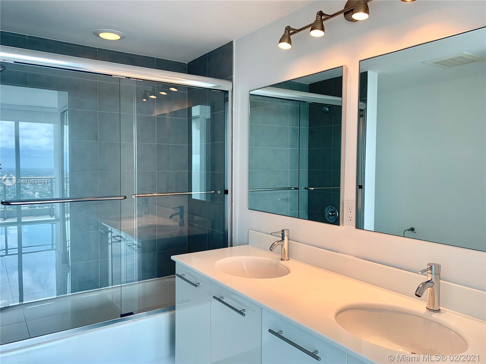 92 Southwest 3rd Street, Unit 4207 Miami, FL 33130 - Photo 1 of 14 Gallery Image 1