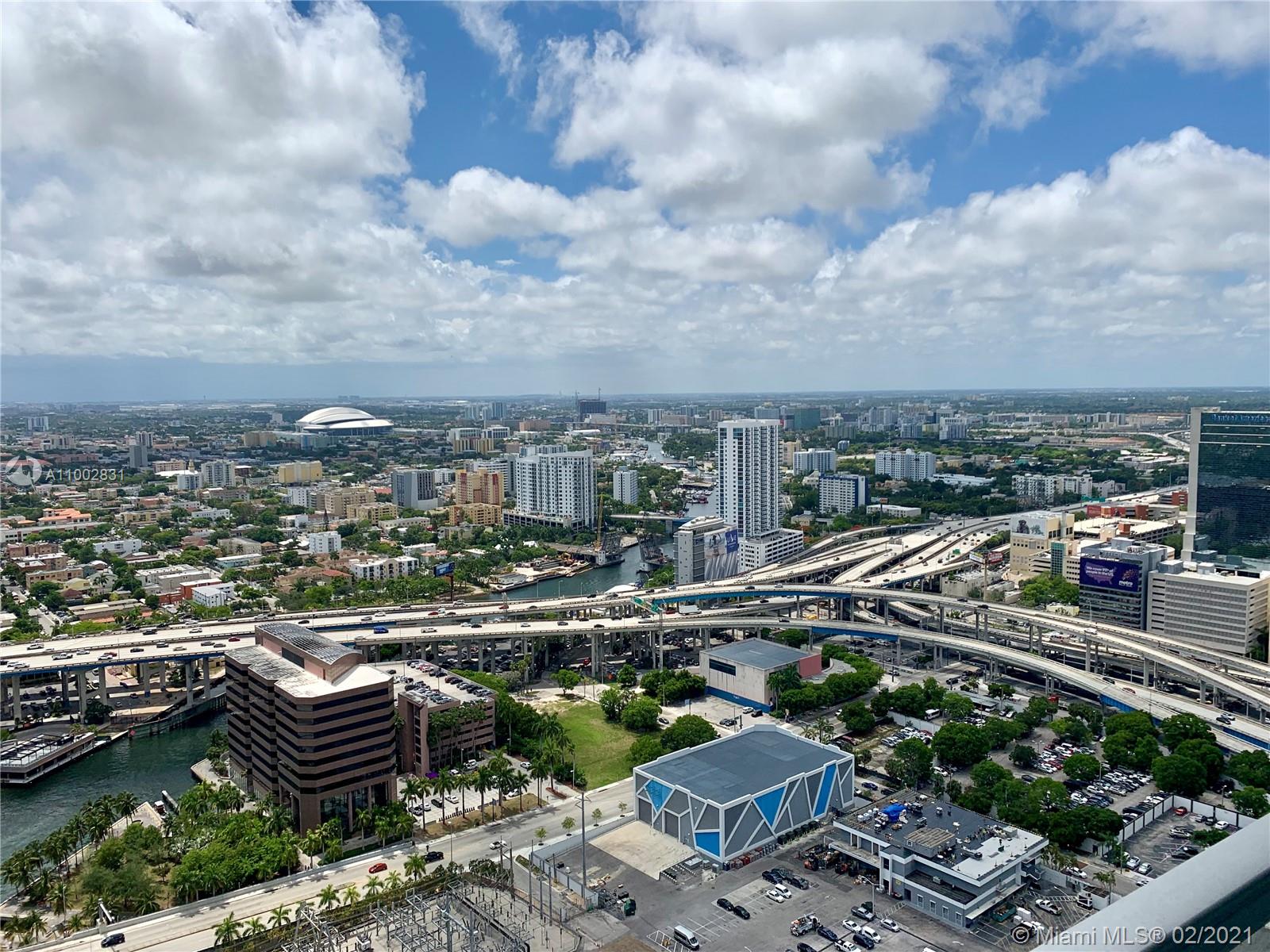 92 Southwest 3rd Street, Unit 4207 Miami, FL 33130 - Photo 6 of 14 Gallery Image 6