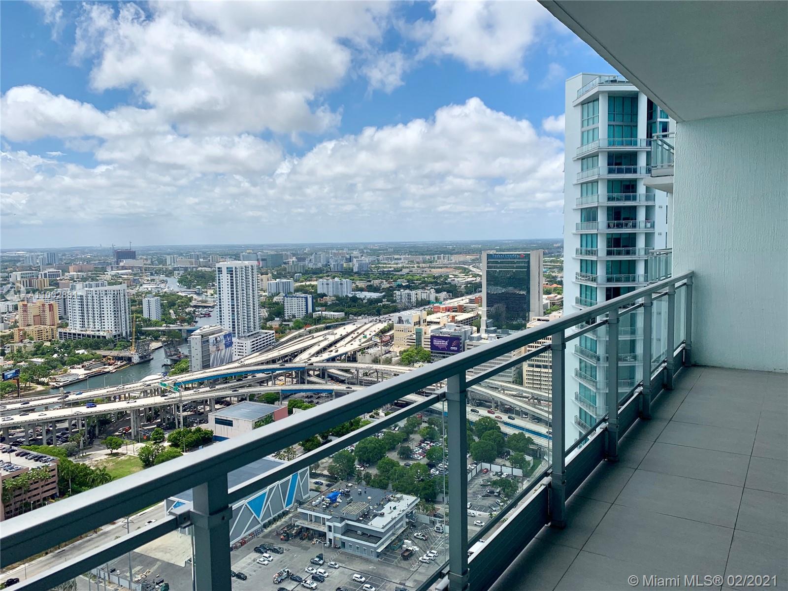 92 Southwest 3rd Street, Unit 4207 Miami, FL 33130 - Photo 7 of 14 Gallery Image 7