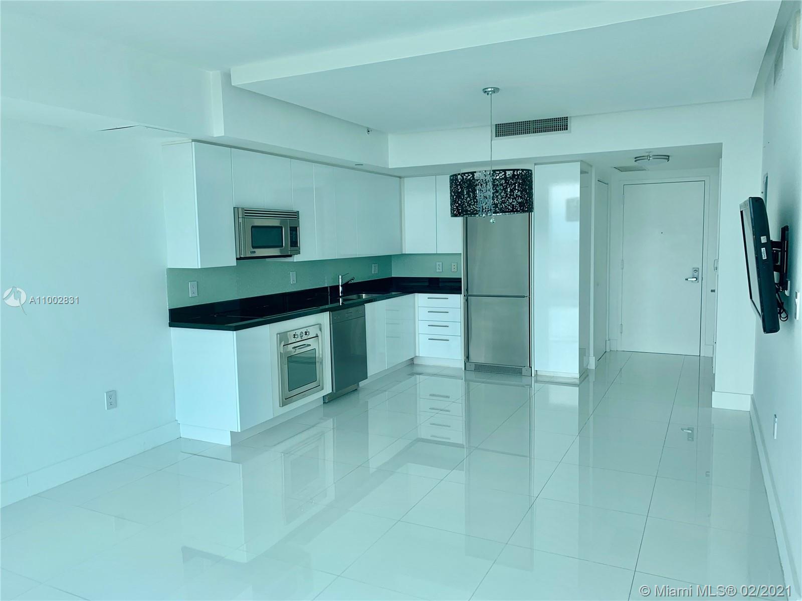 92 Southwest 3rd Street, Unit 4207 Miami, FL 33130 - Photo 9 of 14 Gallery Image 9