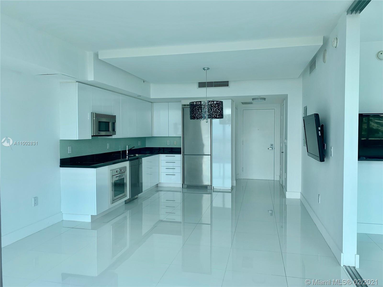 92 Southwest 3rd Street, Unit 4207 Miami, FL 33130 - Photo 10 of 14 Gallery Image 10