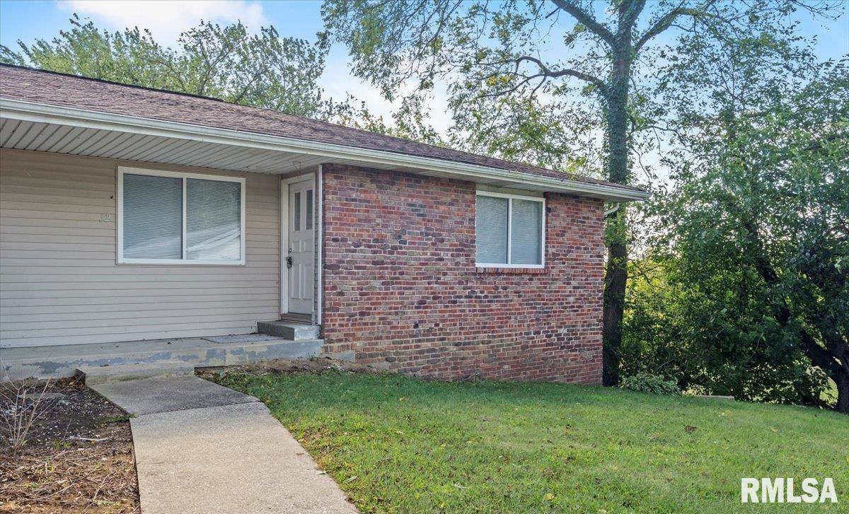 32 Sundowner Lane Springfield, IL 62711 - Photo 2 of 39