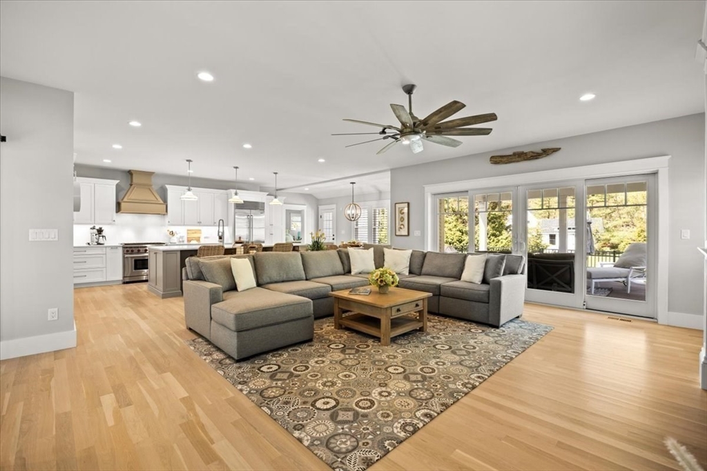6 Cooper Hill Road Duxbury, MA 02332 - Photo 5 of 42