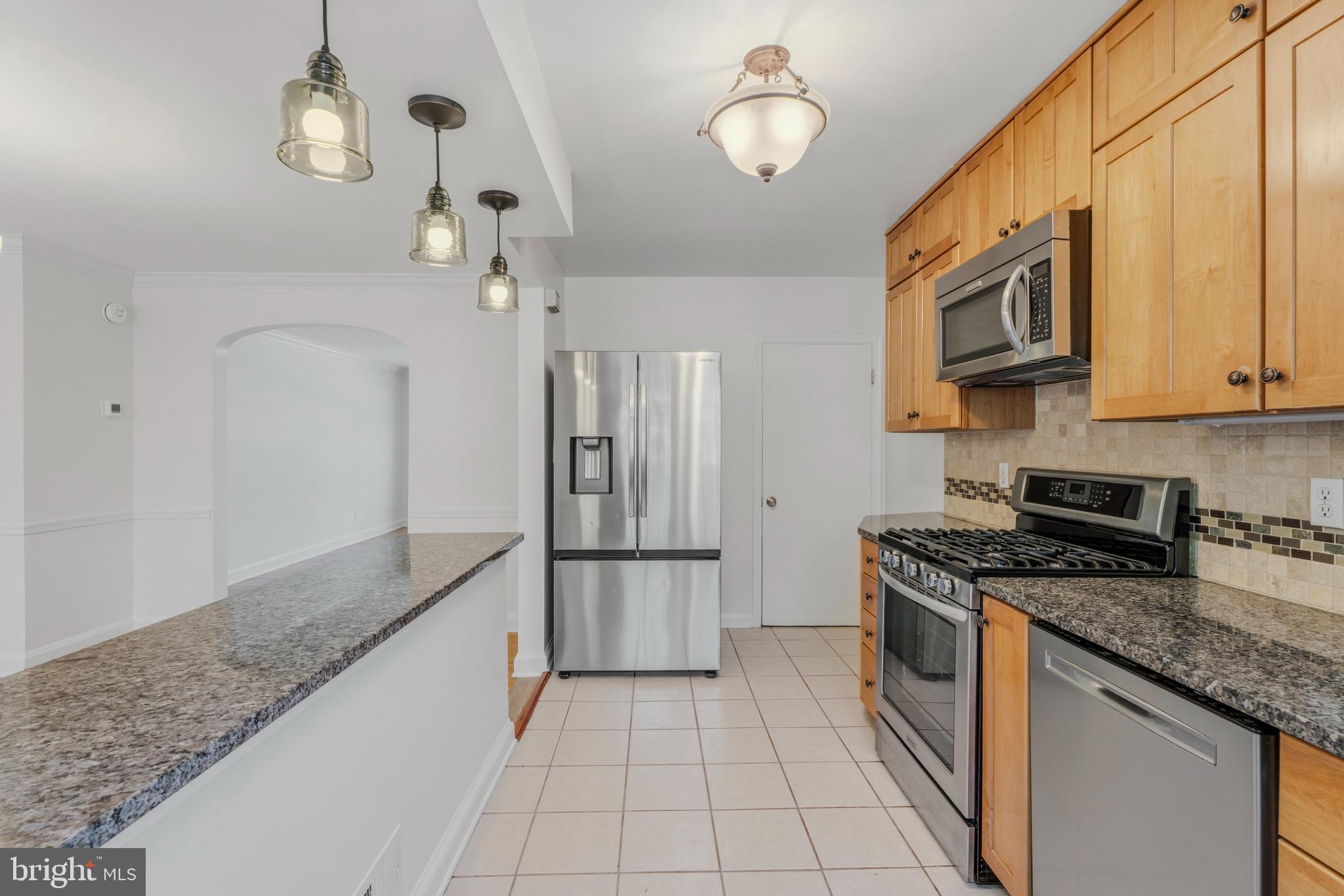 7037 Heathfield Road Baltimore, MD 21212 - Photo 19 of 44 Kitchen