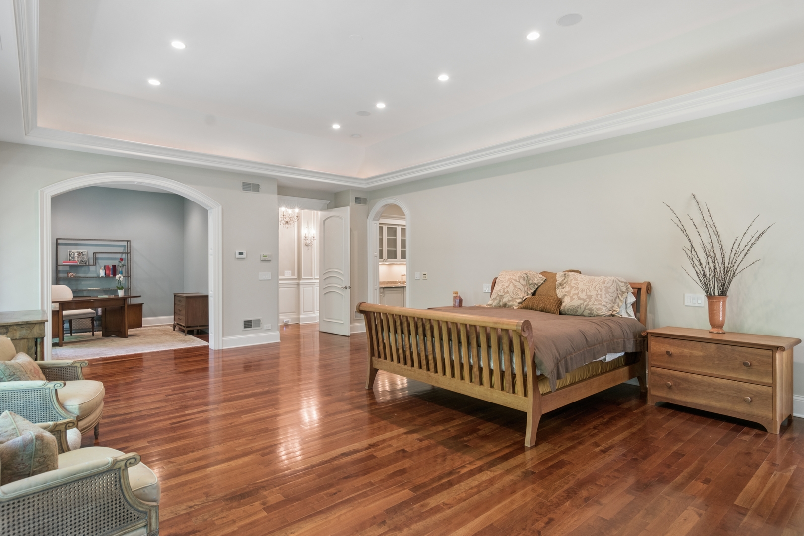 1128 Mt Pleasant Road Winnetka, IL 60093 - Photo 25 of 58 a room with a bed and a chair