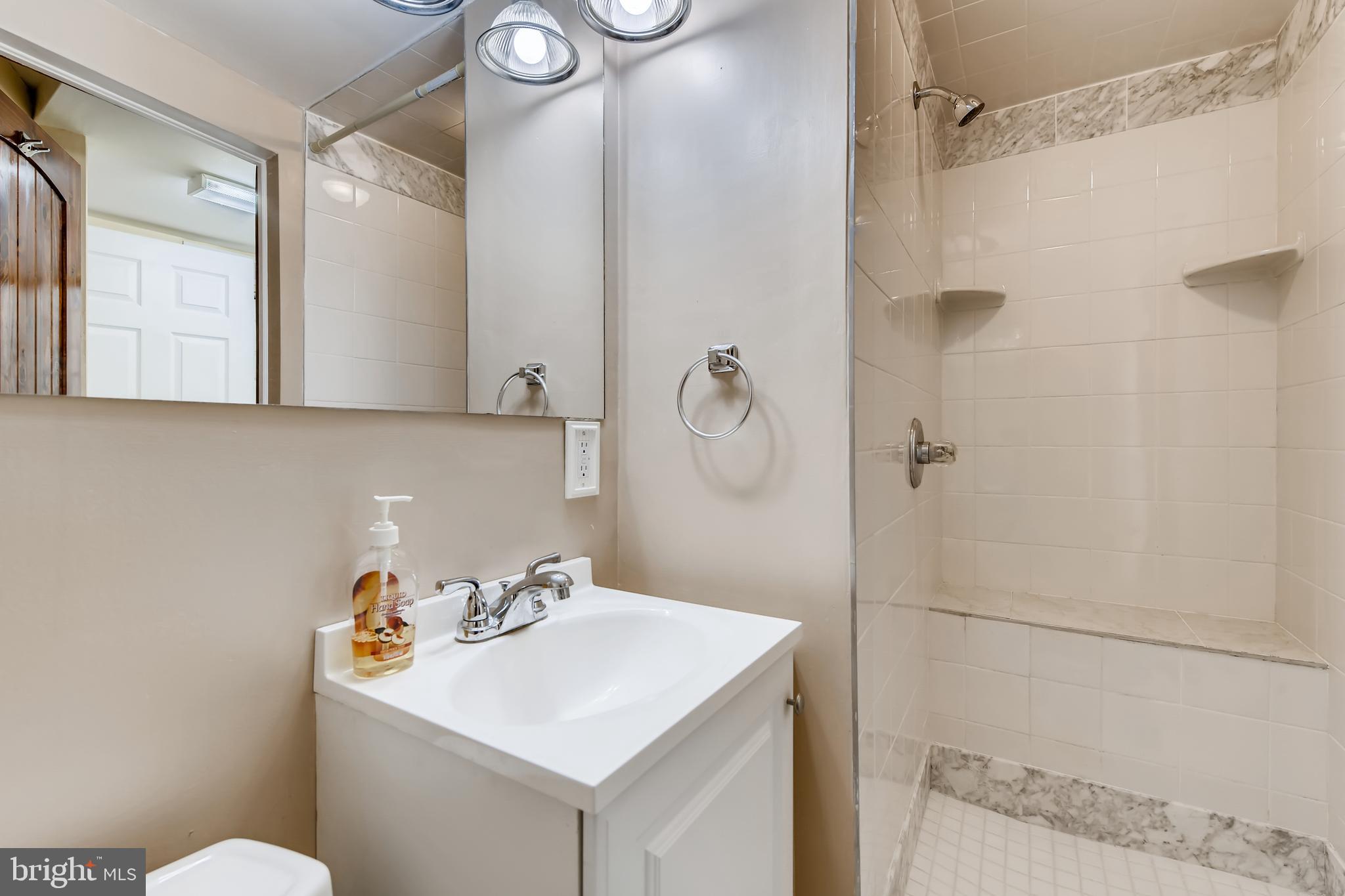 6469 Blenheim Road Baltimore, MD 21212 - Photo 23 of 28