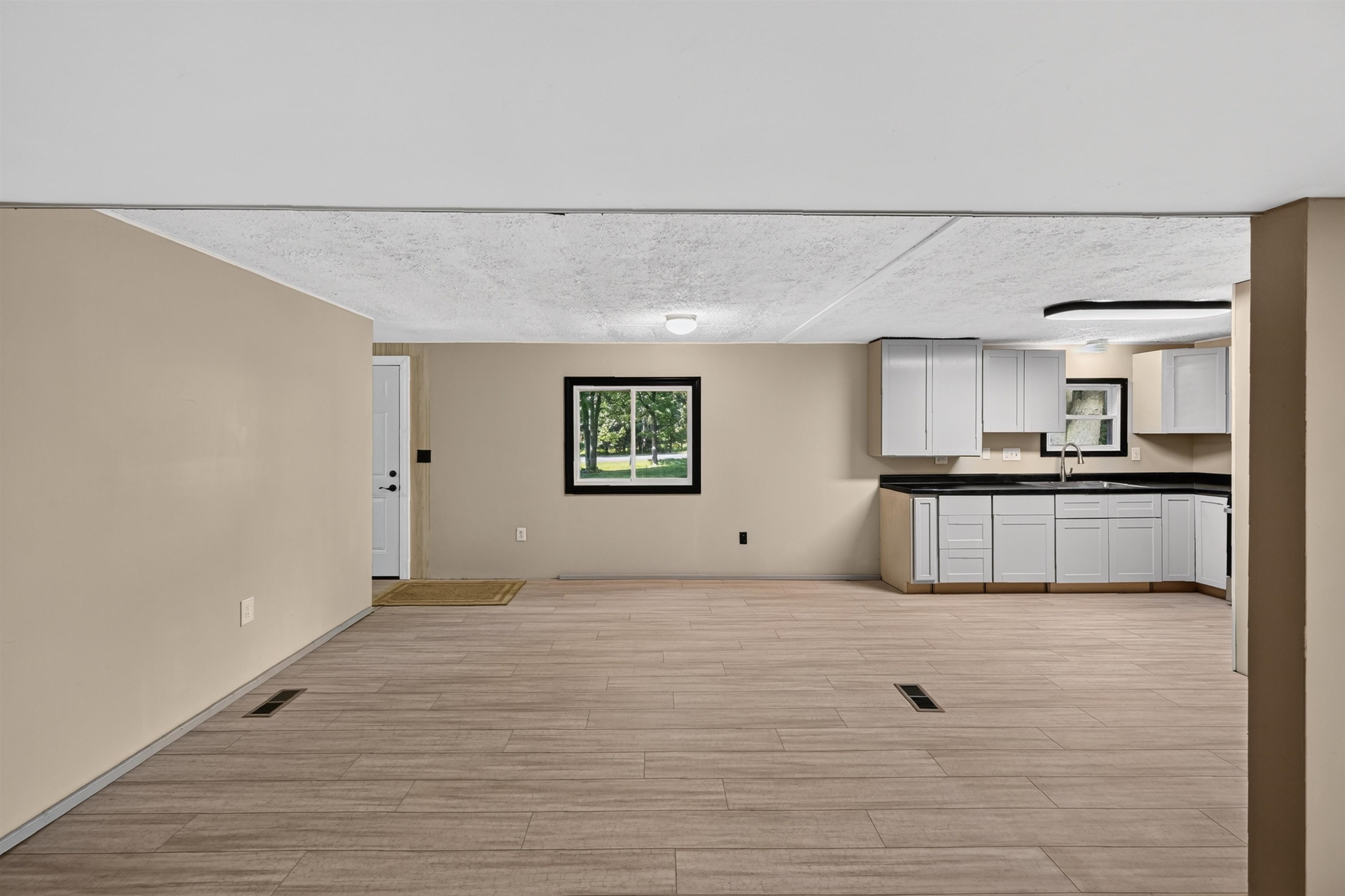 249 East Bradford Road Midland, MI 48640 - Photo 18 of 66